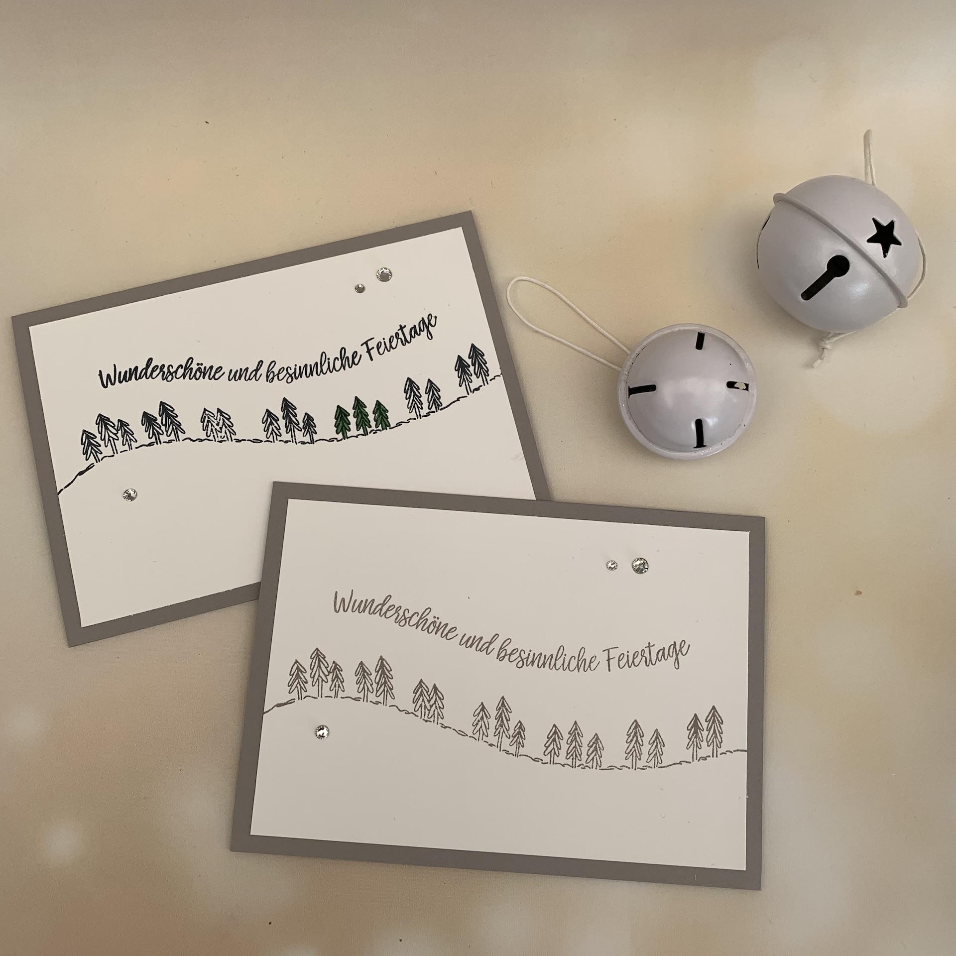 Schwungvolle Weihnachten - Karten im Vergleich.jpg